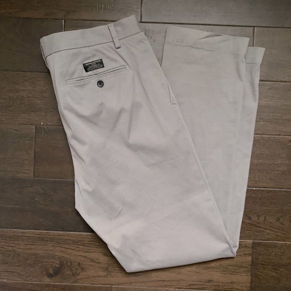 Men’s Banana Rep Aiden Chino EUC - Picture 1 of 5